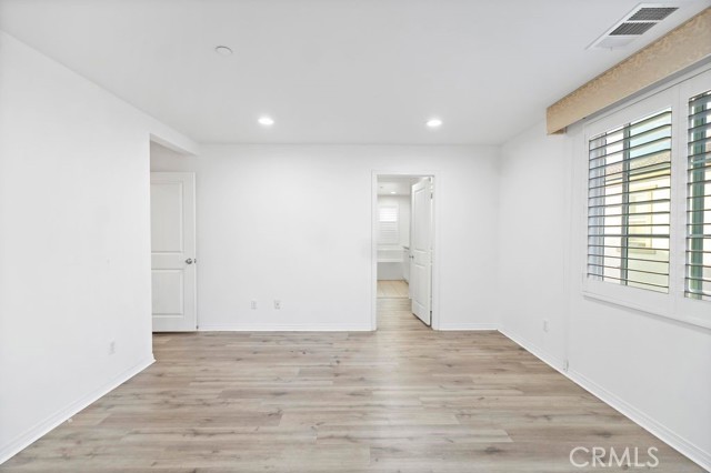 MLS #WS25242647 image #12