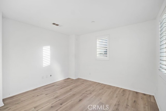 MLS #WS25242647 image #15