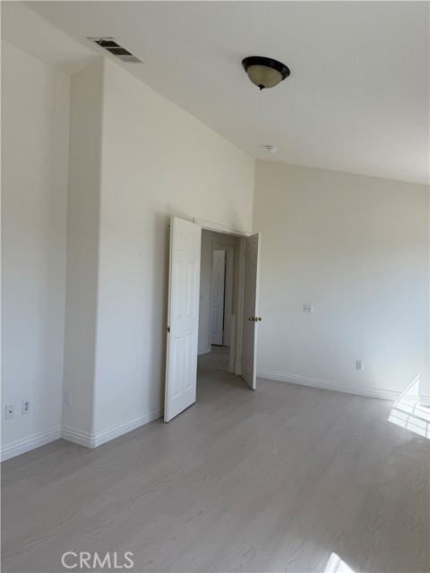 MLS #WS25242939 image #12