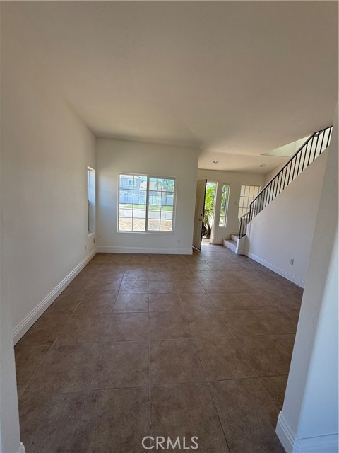 MLS #WS25242939 image #2