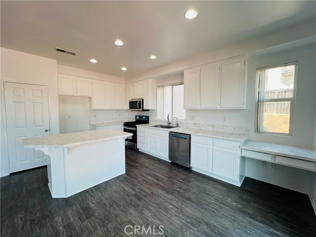 MLS #WS25242947 image #9