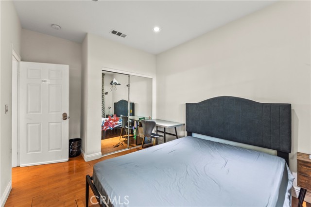 MLS #WS25243335 image #5