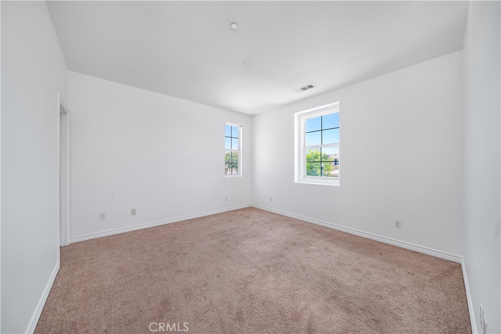 MLS #WS25243398 image #22