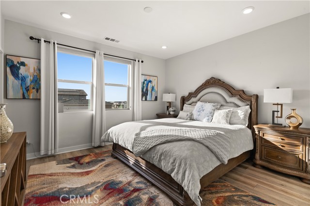 MLS #WS25244179 image #20