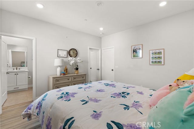 MLS #WS25244179 image #22