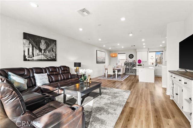 MLS #WS25244179 image #9