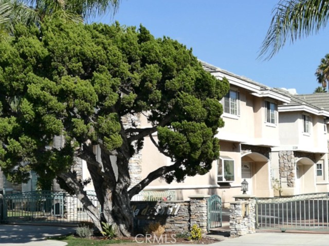 MLS #WS25244808 image #0