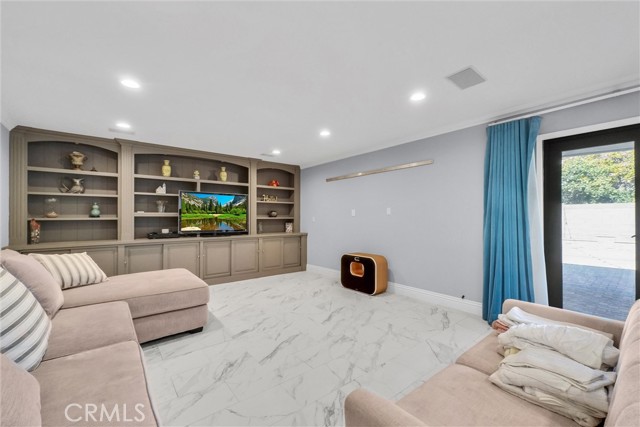 MLS #WS25244914 image #10