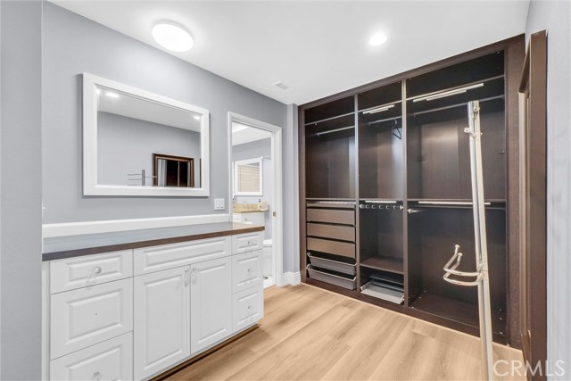 MLS #WS25244914 image #32