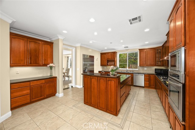 MLS #WS25245039 image #21