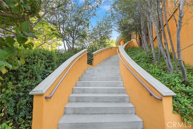 MLS #WS25245039 image #5