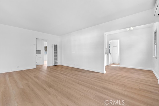 MLS #WS25245073 image #5