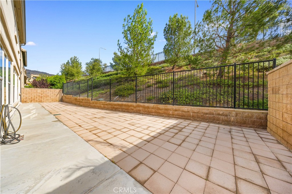 MLS #WS25245087 image #17