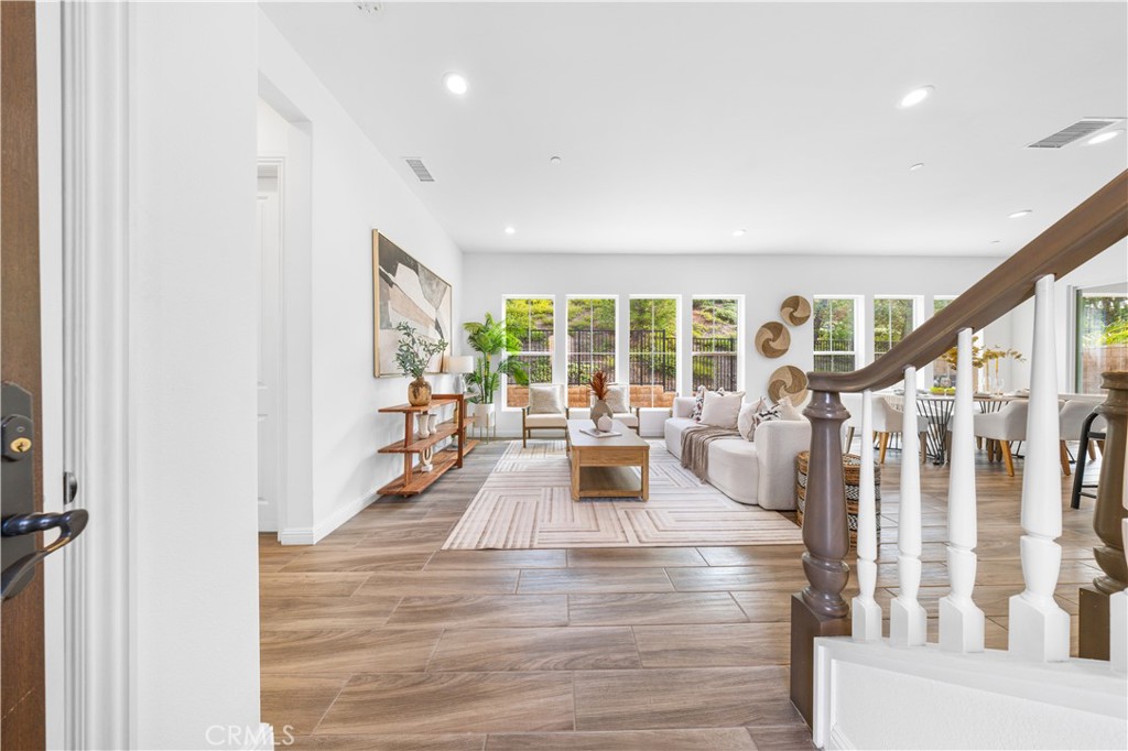 MLS #WS25245087 image #3