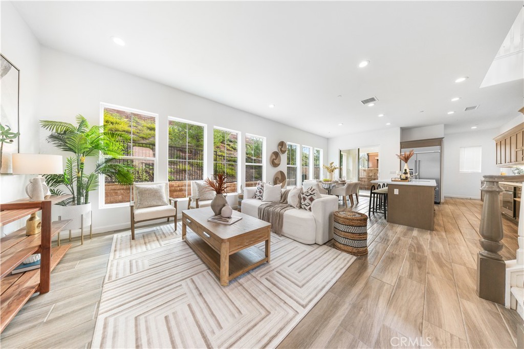 MLS #WS25245087 image #4