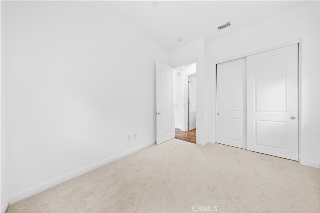 MLS #WS25245087 image #8