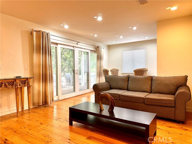 MLS #WS25245358 image #12