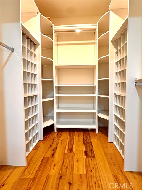 MLS #WS25245358 image #24