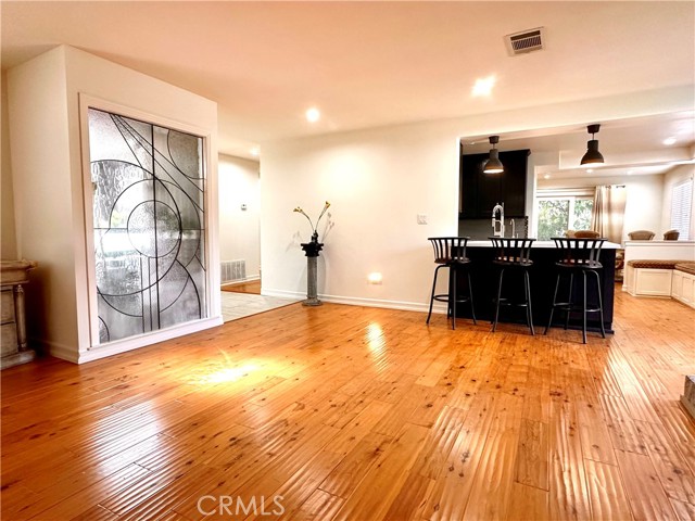 MLS #WS25245358 image #3