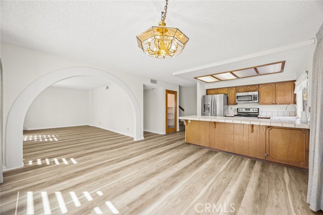 MLS #WS25245462 image #8