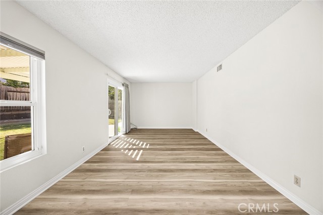 MLS #WS25245462 image #9