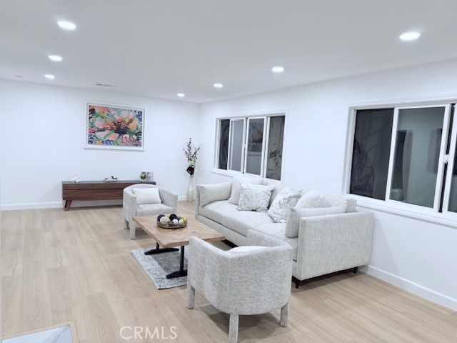 MLS #WS25245693 image #8