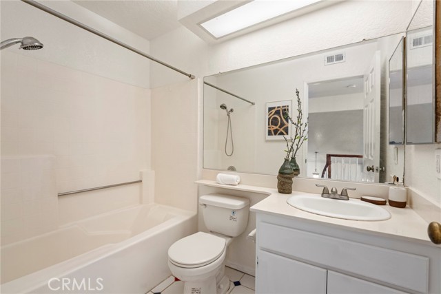 MLS #WS25246122 image #25