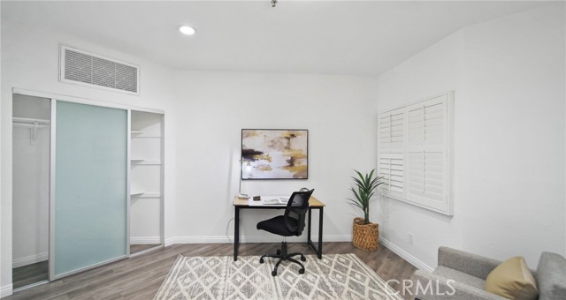 MLS #WS25246227 image #14