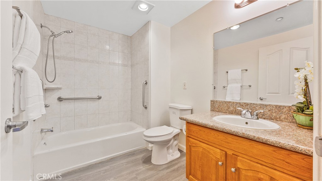 MLS #WS25246325 image #17