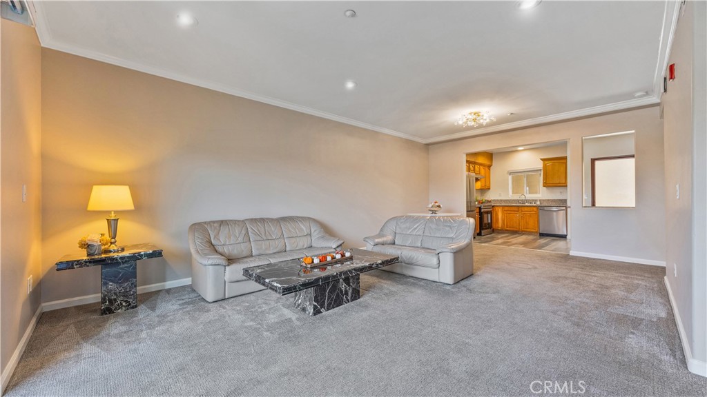 MLS #WS25246325 image #9