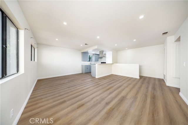 MLS #WS25246367 image #10