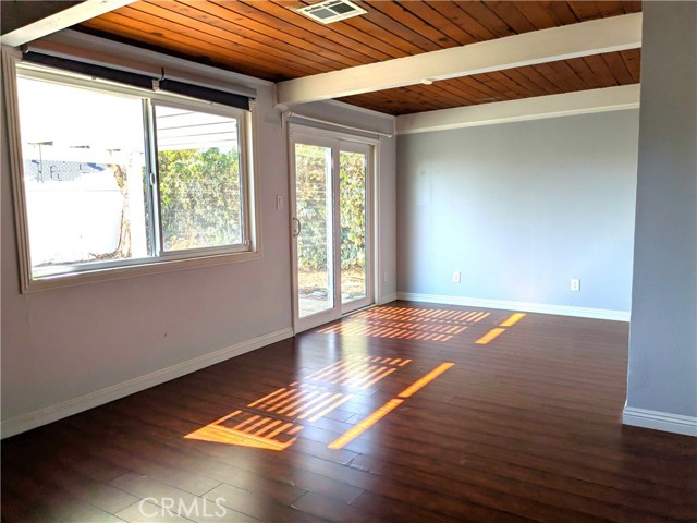 MLS #WS25246459 image #10