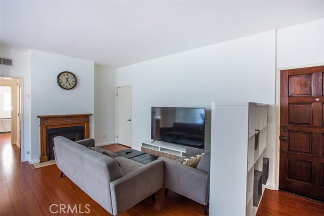 MLS #WS25246549 image #8