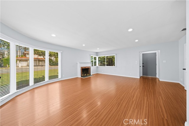 MLS #WS25247362 image #1