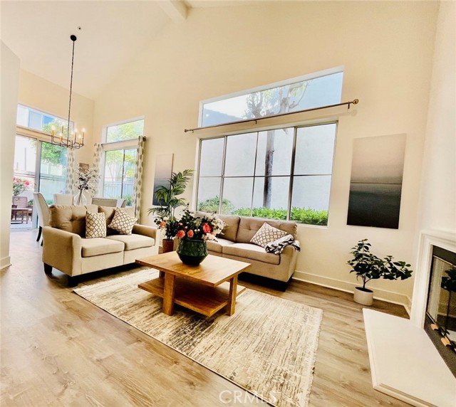 MLS #WS25247409 image #1