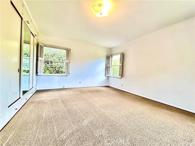 MLS #WS25247523 image #10