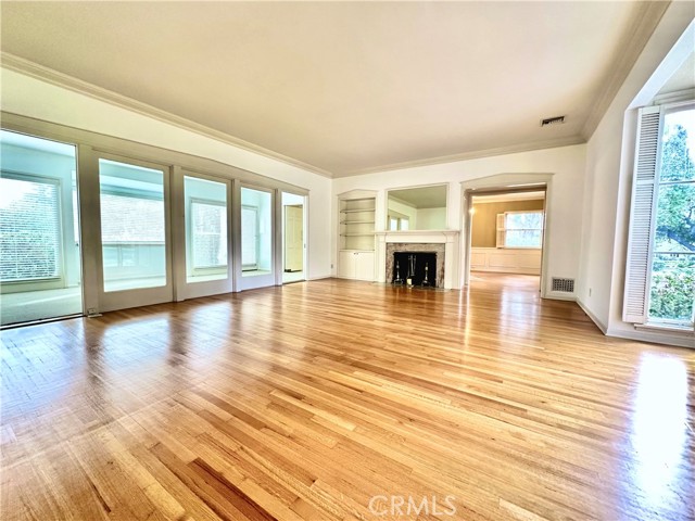 MLS #WS25247523 image #2