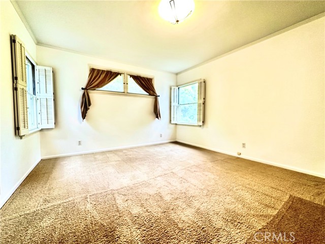 MLS #WS25247523 image #8