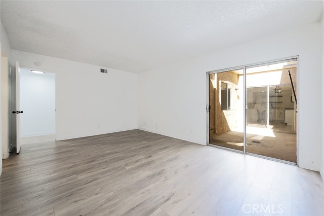 MLS #WS25248368 image #15