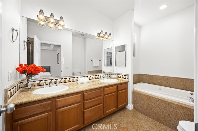 MLS #WS25248595 image #16