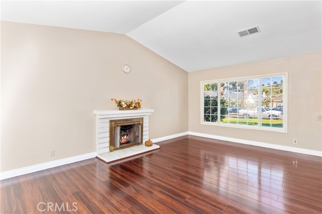 MLS #WS25249171 image #2