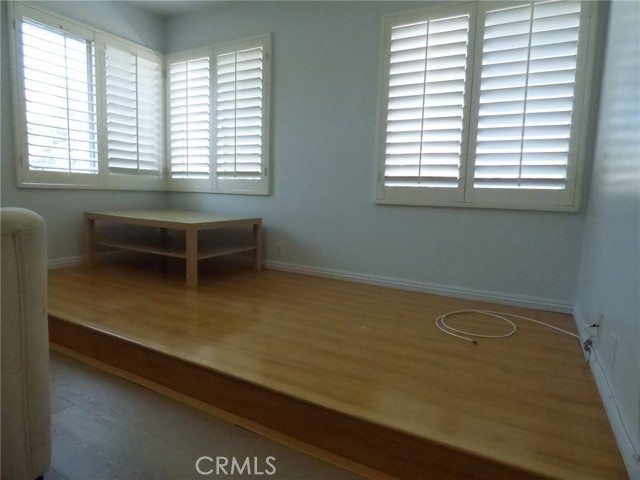 MLS #WS25249206 image #17