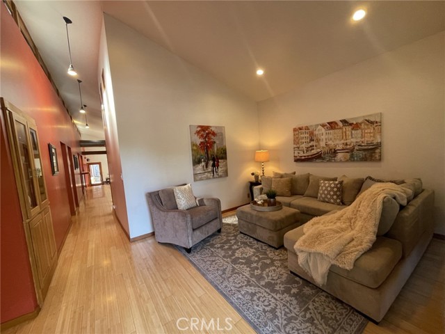 MLS #WS25249393 image #2