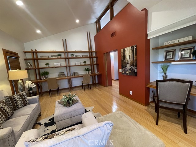 MLS #WS25249393 image #6