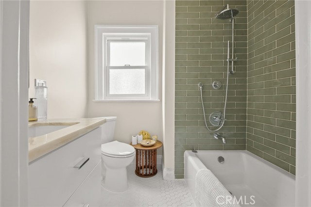 MLS #WS25250146 image #17