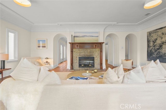 MLS #WS25250146 image #4