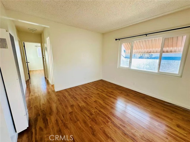 MLS #WS25250438 image #3