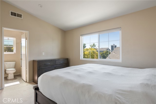 MLS #WS25251067 image #11