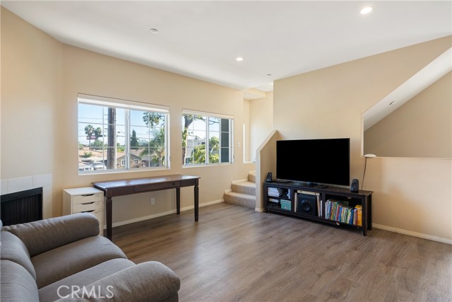 MLS #WS25251067 image #5