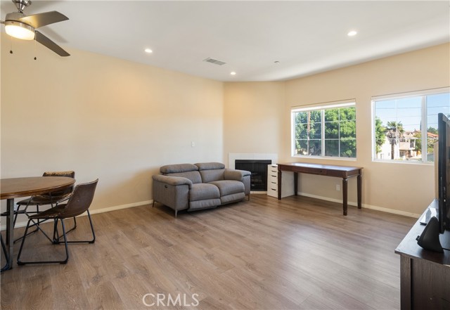 MLS #WS25251067 image #8